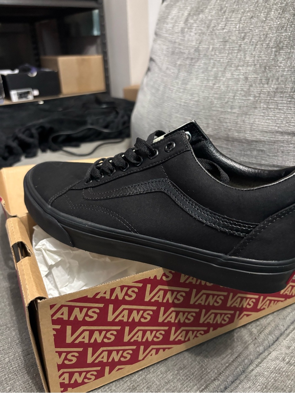 Vans Old Skool Low Top Sneakers in Black